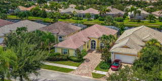 NOW AVAILABLE - Gorgeous 3/2 Plus Den Pool Home in Verona Walk! Gallery 8