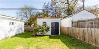 3 BR / 2 BA Sunny renovated Cape Cod within walking distance to Bryan Park Gallery 20