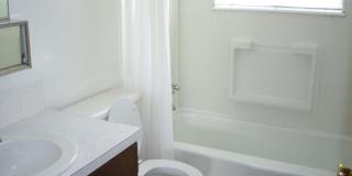 1710 East 16th Street Gallery 9