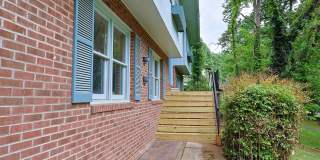 nice renovated 4 Bed 3 Bath Gallery 32