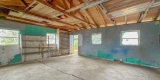 RENOVATED 4/2 in Walkable Location, Stainless Steel Appliances, & Garage/Workshop! Available NOW for $1850/month! Gallery 40