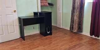 5121 W Oakland Park Blvd Gallery 11