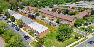 Gainsborough Court, Churchill Mews, and Copperfield Square Apartments & Townhomes Gallery 2