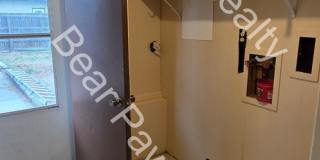 279 Reed Ave Gallery 23