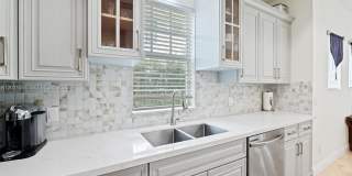 2501 Pine Tree Dr Gallery 13