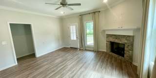 Beautiful 3/2 + office home for rent next to Brandon High School! Gallery 8