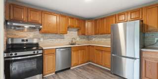 Conveniently located near shopping, dining, parks, and everything Northern Virginia has to offer. Gallery 10