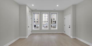 4629 S Michigan Avenue Gallery 20