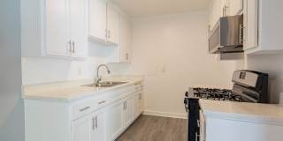 Reseda Continental Apartments Gallery 3