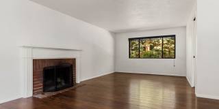 Woodinville Home with Spacious Layout & Updated Interior Gallery 9