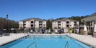 170 Grove Circle Gallery 1