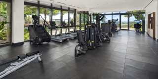 Luxury 1-Bedroom Kakaako Apartment Gallery 11