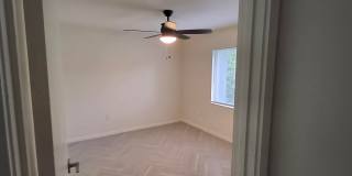 Exceptional Fully Remodeled 2-Bedroom, 2-Bath Duplex in University PlaceFenced Yard Gallery 6
