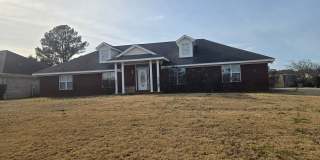 The Woodlands Subdivision/ Level Plains .... COMPLETELY FURNISHED WITH POOL!!! Gallery 1