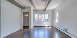 109 E River Road Gallery 4