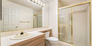 Charming Guard-Gated Southwest Las Vegas Townhome with Fireplace & Golf Course Views! Gallery 22