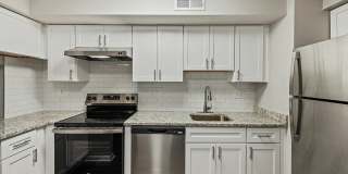 Beacon Pointe Apartments & Townhomes Gallery 13