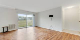 2Br/ 1Ba - Beautifully renovated first-floor walkout condo in water privileged community available now! Gallery 6