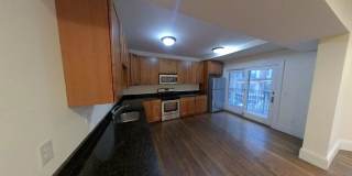 Charming 4 Bedroom-No Broker Fee Gallery 10
