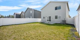 Beautiful 2022 Built Home With Views! Gallery 26