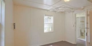 2027-2028 School Year / 8 Bdrm / 3 Bath Steps from UVA Grounds Gallery 16