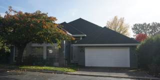 Gorgeous Remodeled Home for Lease in Steamboat Landing - 13617 SE 36th St Gallery 1