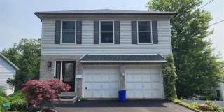 194 8th Street Gallery 1