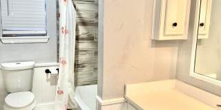 5415 73rd Street Gallery 12