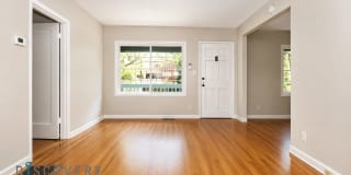 Charming Bungalow in the Montclair Hills Gallery 10