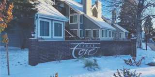 Spacious 3 Bedroom Home with Vaulted Ceilings & Fireplace Gallery 11