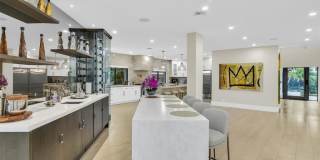 319 S Riverside Drive Gallery 13