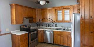 3 bedroom 2.5 bathroom home with a fully fenced yard! Gallery 3