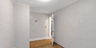 Charming 2BR Duplex in Salem Gallery 18