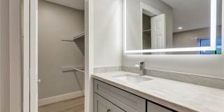 93 Streamwood Gallery 6