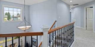 Desirable Oregon City / Luxury Home, High End Amenities, Central Air, Central Vac, Tank-less Hot Water & More! Gallery 17