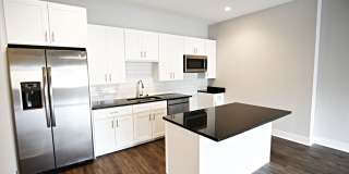 3833 N Broadway Gallery 63