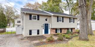 617 OAK Lane Gallery 1