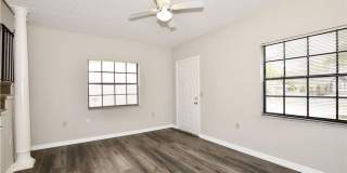 Just Listed!   Updated 2 Bedroom Townhome located in Downtown Orlando Gallery 5