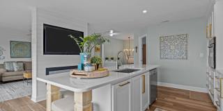 201 W Glenn Street Gallery 14