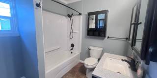 Large Single Family Five Bedroom Home! Large Single Family Five Bedroom Home! Gallery 27