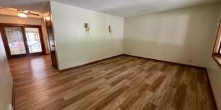 Beautiful walk-out house in SOUTH Lincoln Gallery 4