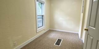 ***AVAILABLE AUGUST 2026*** 5 Bed 2 Bath House Downtown Gallery 10