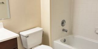 Beautiful 2 bed/2 bath condo in Reston...walk to RESTON TOWN CENTER!! Gallery 14