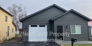 329 3rd Avenue West Gallery 1