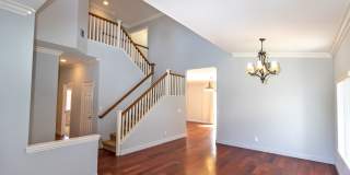 Spacious 6 Bedroom Home With Huge Backyard! Gallery 4