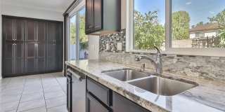 6746 N Glasner Gallery 10