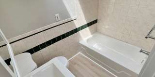 NEWLY RENOVATED PENTHOUSE UNIT Gallery 6