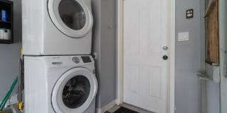 PRIME CORNER UNIT WITH CENTRAL AC!!! 3BR, 2.5BA WITH 2-CAR GARAGE Gallery 27