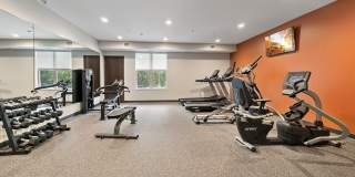 Oaks Landing 55+ Apartments - Senior & Affordable Housing Gallery 10