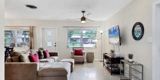 Charming 3 Bed/2 Bath + Den Home in Ringling Park – Minutes to Downtown Sarasota! Gallery 5